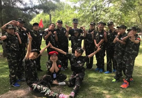 中小学生参加军营夏令营有哪些好处呢？