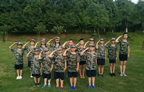 衡量军事夏令营品质需要注意分析哪些方面？